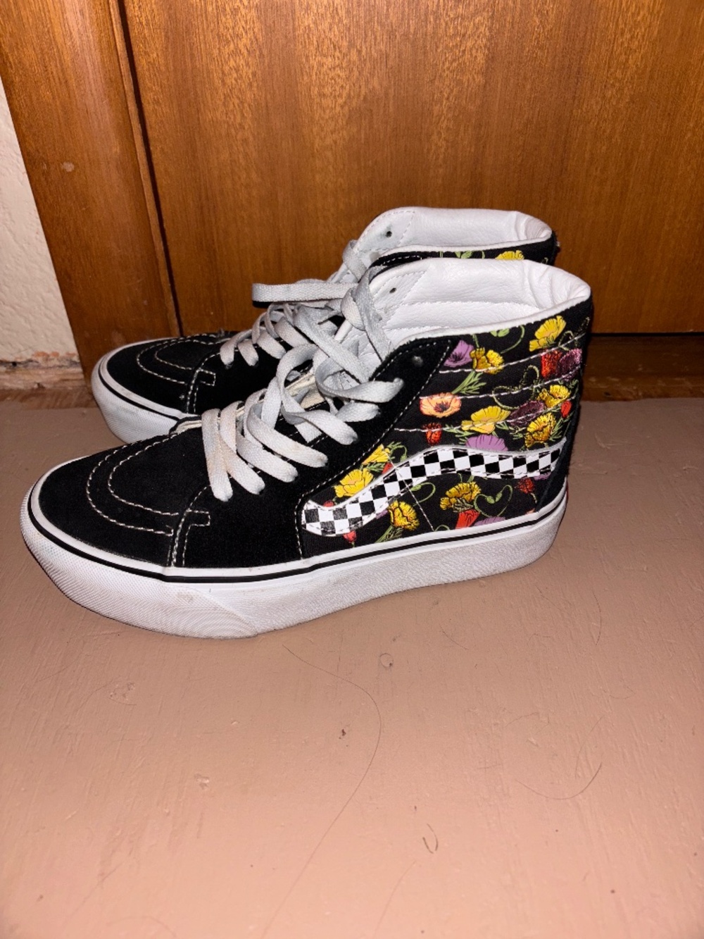 Embroidered vans shoe